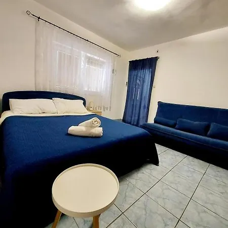 Apt.mila -near Queen * Привлака
